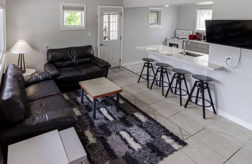 Bloomfield Apartment | The Viewpoint Cottage