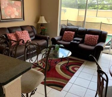 Windsor Hills Apartment | Three BR * 2 Miles to Disney, pool, free WiFi