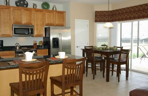 Windsor Hills Villa | Three miles to Disneys