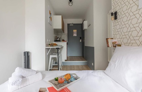 15th Arrondissement Apartment | Tour Eiffel - Saint-Charles 13: cosy flat for 2