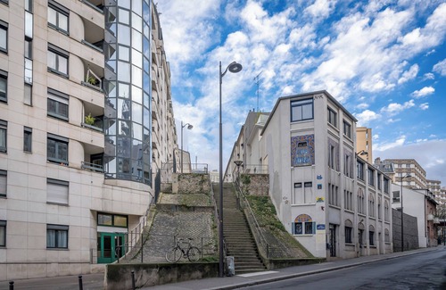 La Varenne Saint-Hilaire House | Town house