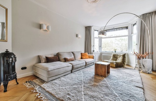 La Varenne Saint-Hilaire House | Town house
