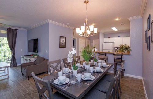 Reunion Condo | Upgraded 3br/2ba resort condo near Disney & more! Great onsite bar & restaurant!