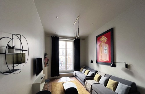 Strasbourg -Saint-Denis Apartment | Urban Flat 94 - Sublime 4BDR Flat Coco Chanel