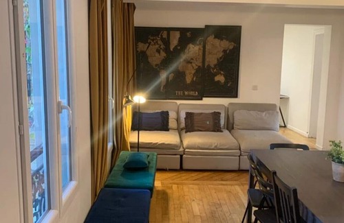 Porte-Saint-Martin Apartment | Urban Flat 99 - Spacious 6 BDR Apartment in Paris