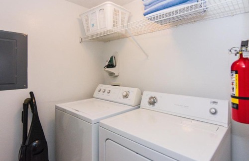 Kissimmee Villa | Vacation Townhome only 8 Miles From Disney (1121)