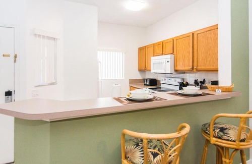 Kissimmee Villa | Vacation Townhome only 8 Miles From Disney (1121)