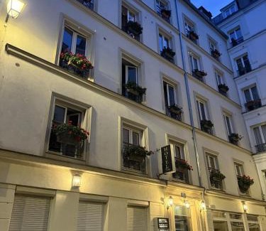 Quartier de la Porte-Saint-Denis Hotel | Victory Hotel Galou