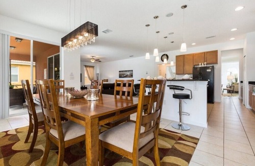 Bellavida Villa | Villa Martins - Comfortable SIX-Bedroom House w/Pool near Disney.