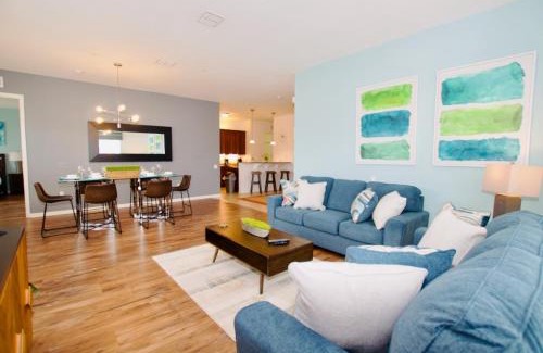 Florida Central Atlantic Coast Apartment | Vista Cay at Epic Universe - Luxury 4 bedroom condo