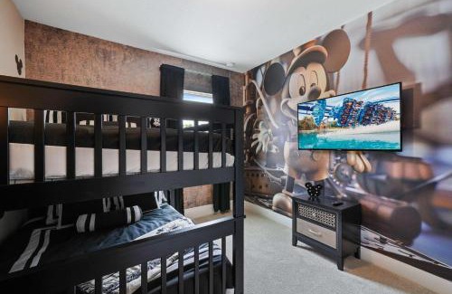 Reunion House | W477 - The Blue Suede Townhome