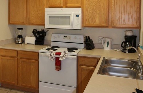 Kissimmee House | Water view, BBQ, private hot tub, AC, 2Q 2T, gated resort close to theme parks