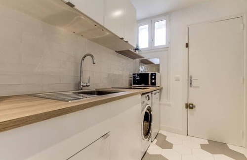 Quartier de l'Horloge Apartment | Wonderful apartment with balcony in the heart of Marais - Civil lease