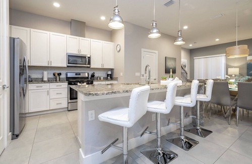 West Kissimmee House | Your Disney Escape – 5 Min Drive, Sleeps 8