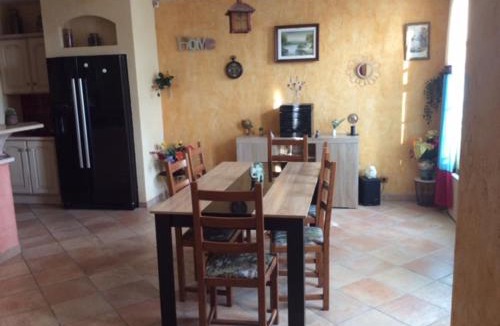 Roissy-en-France House | ÉTAGES PRIVÉE POUR 4 PERSONNES 2 CHAMBRES ET 1 SALE DE BAIN i