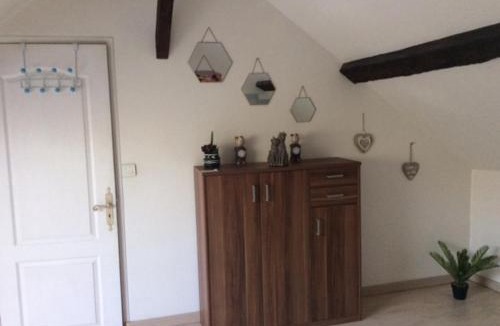 Roissy-en-France House | ÉTAGES PRIVÉE POUR 4 PERSONNES 2 CHAMBRES ET 1 SALE DE BAIN i