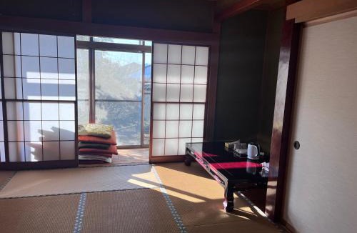 Fujinomiya Bed & Breakfast | ふじ苑民宿旅館