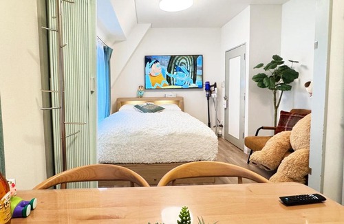 Taito Apartment | 元桜2号上野浅草高級民泊最大8人駅6分高級ブランドベッド家庭映画館無料自転車
