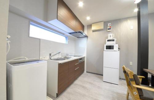 Shinjuku Villa | 和の楓Cottage第二 新宿二階建て2室1シャワー1トイレ