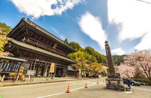 Minobu Hotel | 宿坊 志摩房 - Temple Hotel Simanobo