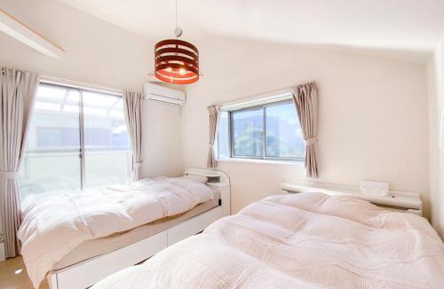 Katasekaigan Villa | 江の島エリア 駅徒歩5分の広々モダン一軒家 最大8名 無料駐車場と冬も快適な床暖房あり molle shonan