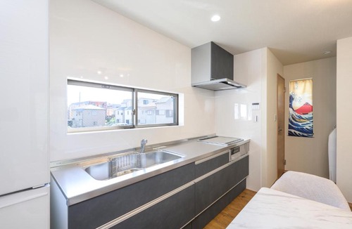 Haneda Apartment | 羽田3丁目ホテル 羽田空港10分 最大15名 広々85平米 3LDK 駐車場あり 日本製家電完備 wifi無料