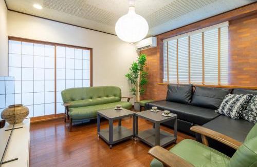 Ichikawa Apartment | 貸切でディズニー20分直通120平米4LDK最大16名吹き抜けと和室成田空港50分a