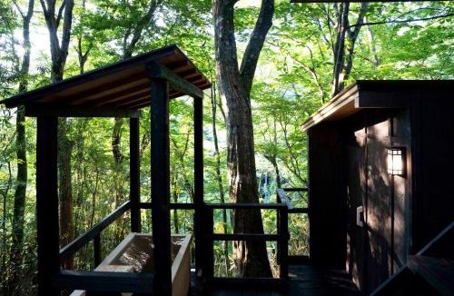 Hakone Villa | 高台の森に佇むモダニズム建築 露天風呂 檜風呂 ENN hakone