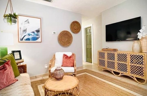 Harbordale Apartment | 01 Beach chic apt - Ft Laud - 8 mins to beach!