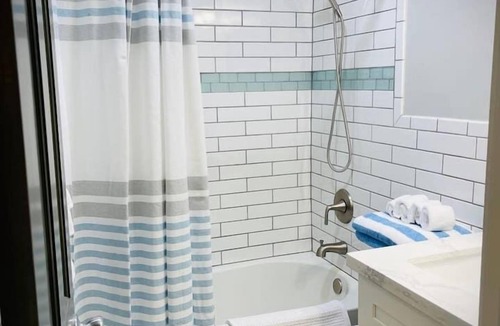 Harbordale Apartment | 01 Beach chic apt - Ft Laud - 8 mins to beach!
