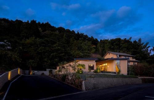 Yugawara Villa | 1日1組限定 展望露天風呂付き 南国リゾート貸切ヴィラ 歩羅无 湯河原 FuranYugawara