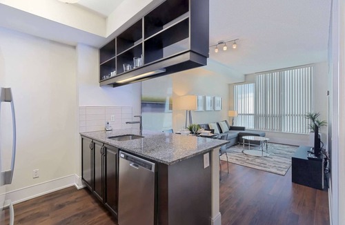 Etobicoke Apartment | 1 Bedroom/1 Bathroom Suite