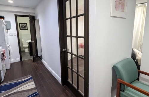 Etobicoke Apartment | 1 Bedroom, 1 Bathroom with kitchen Flat/apartment