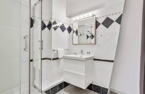 Saint-Germain-l'Auxerrois Apartment | 1 Bedroom Apartment in Bons Enfants Close to Opera