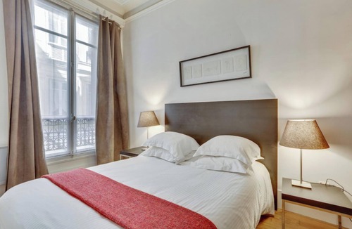 Saint-Germain-l'Auxerrois Apartment | 1 Bedroom Apartment in Bons Enfants Close to Opera