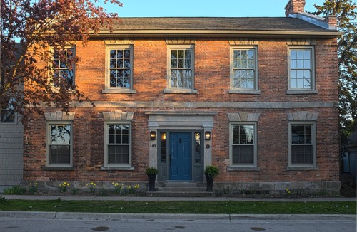 Goderich Apartment | 1 Bedroom Apartment in Beautifully Renovated Heritage Home