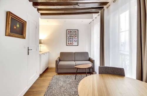 Bonne-Nouvelle Apartment | 1 Bedroom Apartment in Saint Sauveur with Kitchen