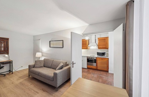 Marais Apartment | 1 Bedroom Apartment is Le Marais With Full Kitchen