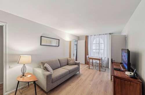 Marais Apartment | 1 Bedroom Apartment is Le Marais With Full Kitchen