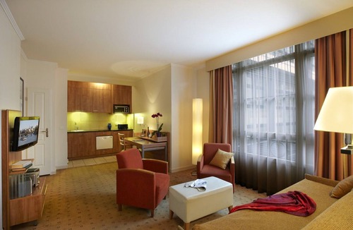 Paris City Center Apartment | 1 BEDROOM APARTMENT WITH AIRCON IN SAINT GERMAIN