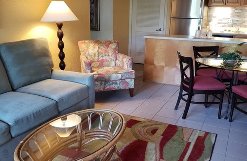 West Kissimmee Hotel | 1 bedroom condo, 1 bath, full kitchen in cozy Resort near Disney. Free parking