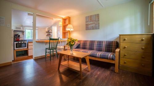 Gravenhurst House | 1-Bedroom Cottage #1 - White Pine