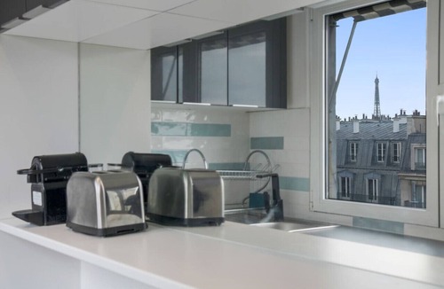 8th Arrondissement Apartment | 1 Bedroom#Haussmann#Amazing view#EffeilTower#AC