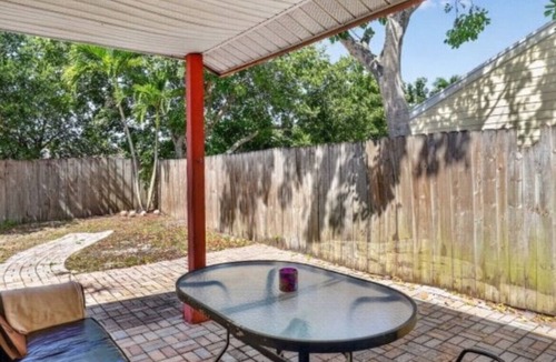 Lake Worth House | 1 bedroom in a townhome in quite Greenacre