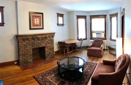 High Park North Apartment | 1 bedroom near High Park