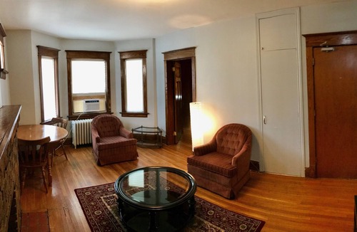 High Park North Apartment | 1 bedroom near High Park