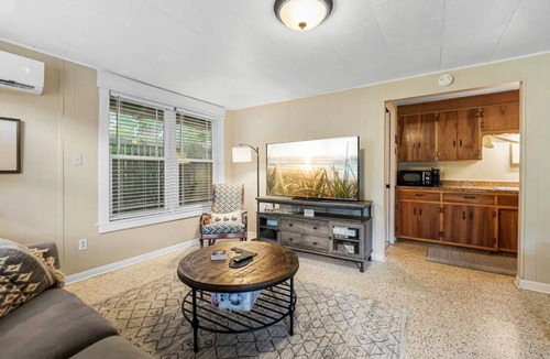 Lakeland House | 1 Bedroom Private Vacation Home In Lakeland