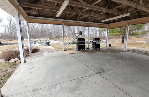 Oro-Medonte House | 1 BEDROOM STUDIO RESORT APARTMENT (4 PERSON) ORO-MEDONTE