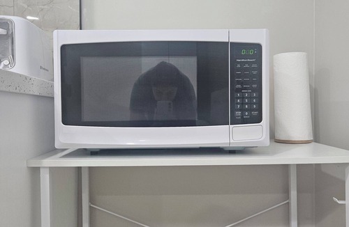 Halton Regional Municipality Apartment | 1 Bedroom Suite + Kitchenette