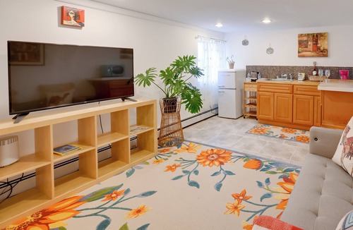 Island Park House | 1 Mi to Long Beach! Relaxing Canal-Front Getaway